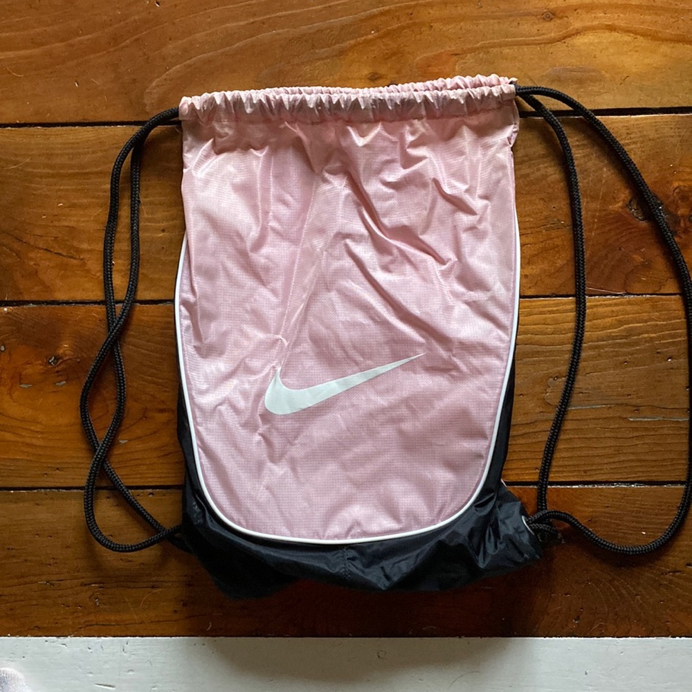 Nike cinch sack